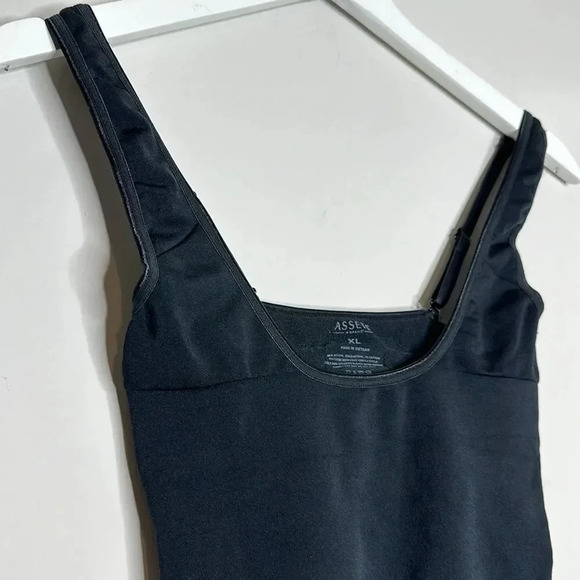 Assets Black Bodysuit - Picture 3 of 8